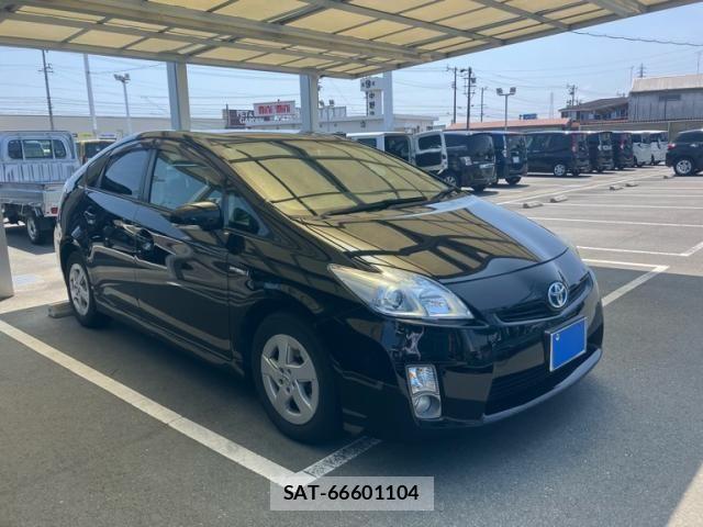 Toyota PRIUS 2011-11 8209662-1
