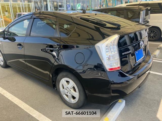 Toyota PRIUS 2011-11 8209662-3
