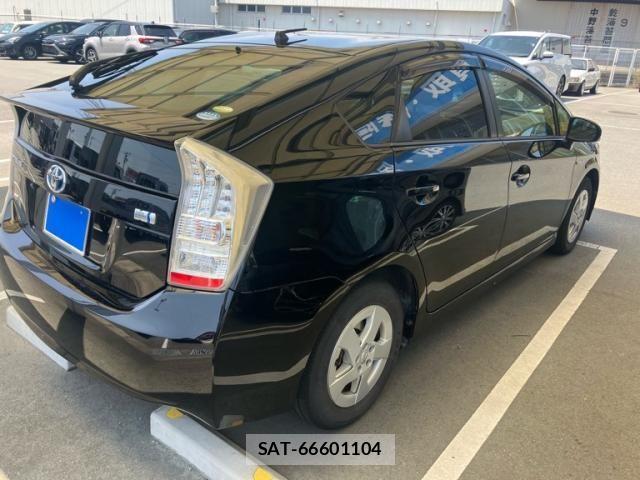 Toyota PRIUS 2011-11 8209662-4