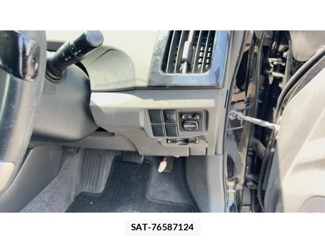 Toyota PRIUS 2011-09 8231379-12