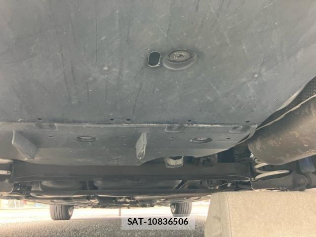 Toyota PRIUS 2013-08 8231360-10