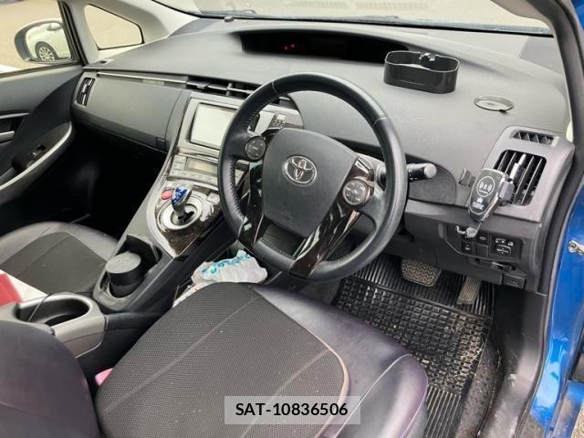 Toyota PRIUS 2013-08 8231360-14