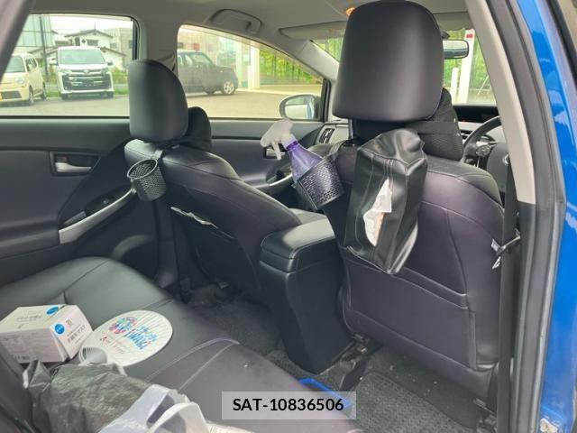Toyota PRIUS 2013-08 8231360-16