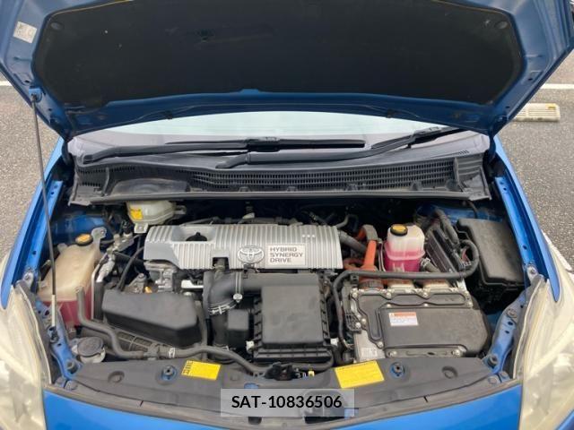Toyota PRIUS 2013-08 8231360-17