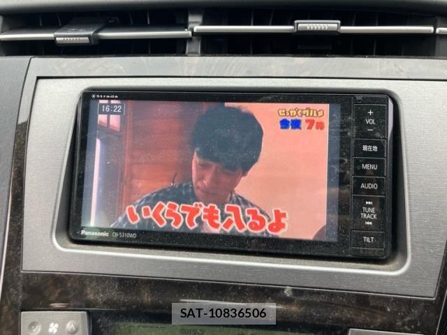 Toyota PRIUS 2013-08 8231360-26