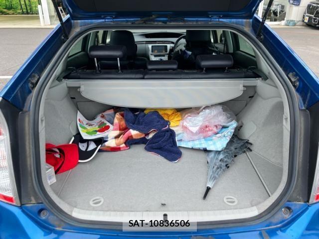 Toyota PRIUS 2013-08 8231360-5