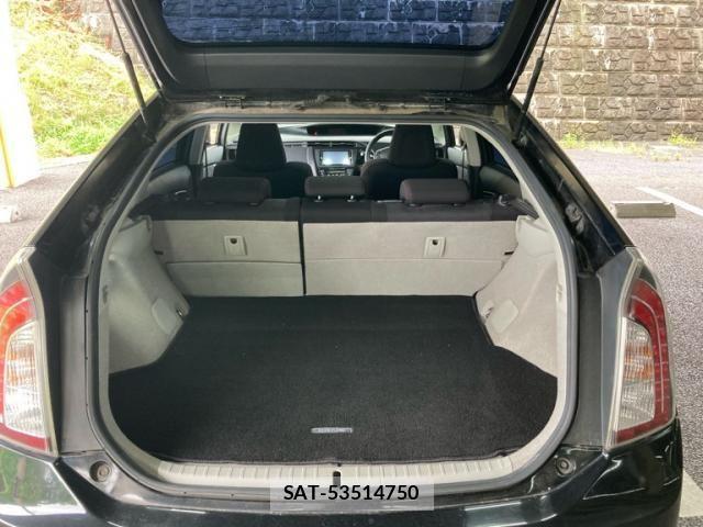 Toyota PRIUS 2015-03 8231350-10