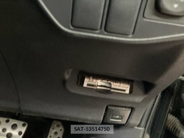 Toyota PRIUS 2015-03 8231350-19