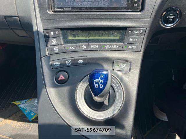 Toyota PRIUS 2010-02 8231363-11