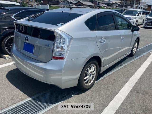 Toyota PRIUS 2010-02 8231363-3