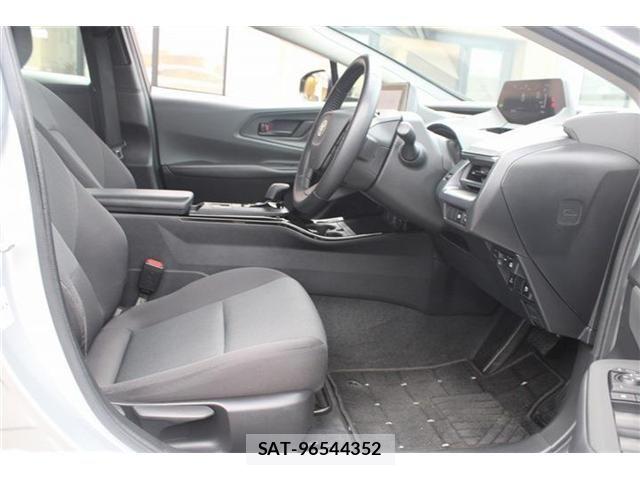Toyota PRIUS 2023-02 8231329-22