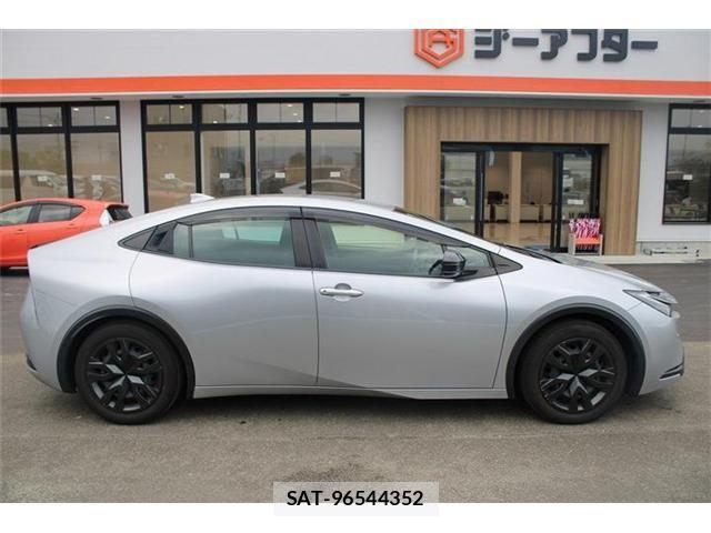 Toyota PRIUS 2023-02 8231329-3