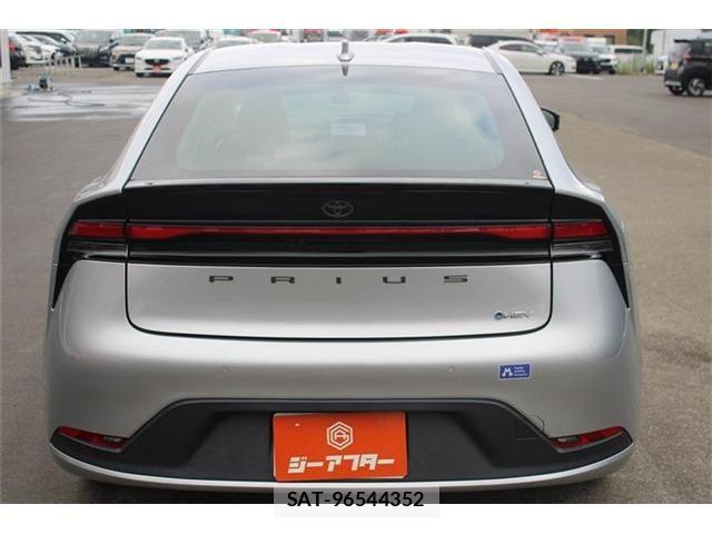 Toyota PRIUS 2023-02 8231329-5
