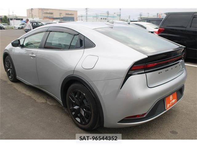 Toyota PRIUS 2023-02 8231329-6