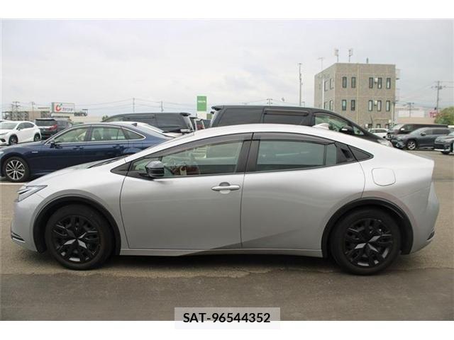 Toyota PRIUS 2023-02 8231329-7