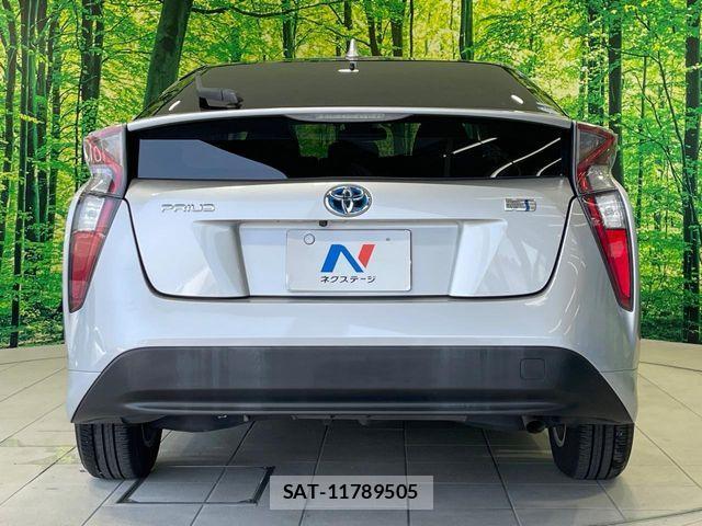 Toyota PRIUS 2016-06 8231336-14