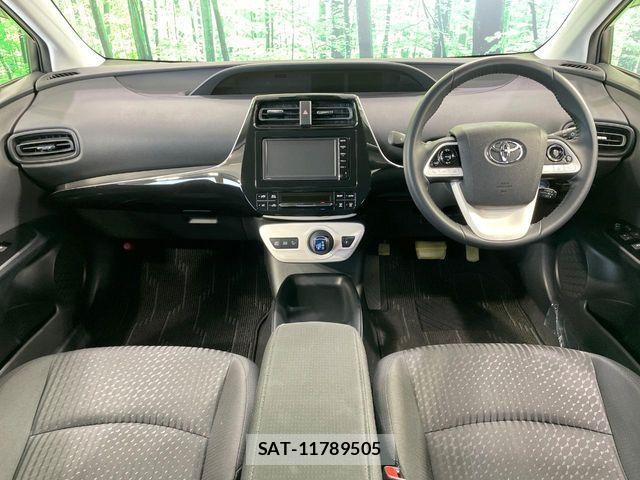 Toyota PRIUS 2016-06 8231336-1
