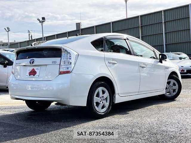 Toyota PRIUS 2011-08 8231346-2