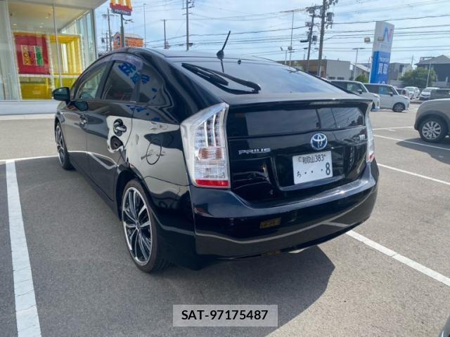 Toyota PRIUS 2011-11 8231373-3