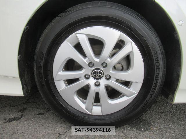Toyota PRIUS 2017-05 8231334-12