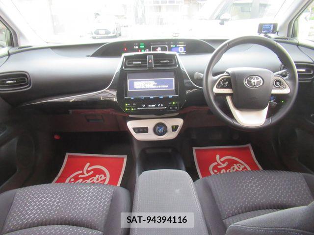 Toyota PRIUS 2017-05 8231334-1
