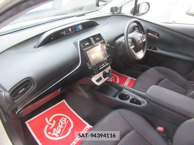 Toyota PRIUS 2017-05 8231334-5