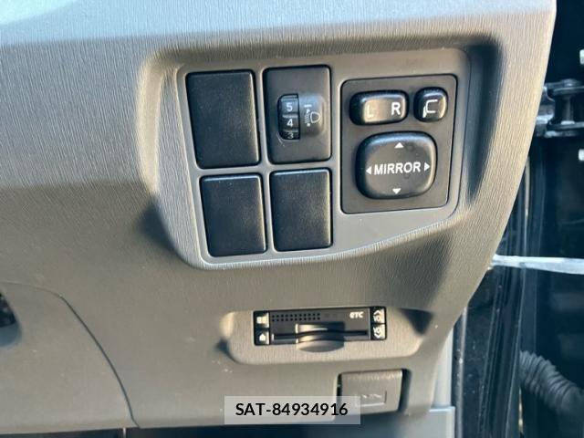 Toyota PRIUS 2010-10 8231377-19