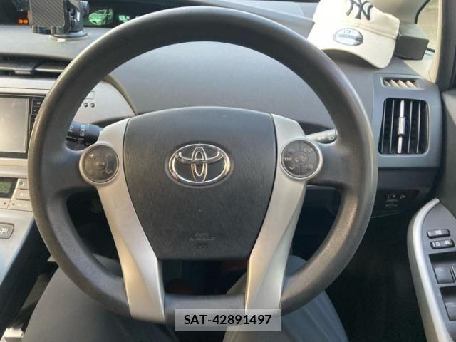 Toyota PRIUS 2014-05 8231364-13