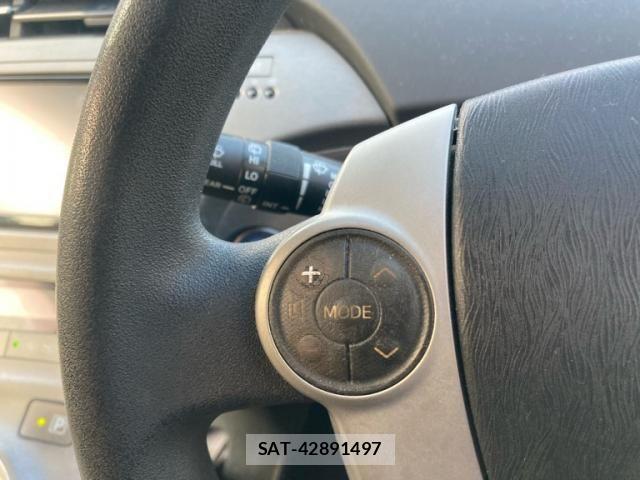 Toyota PRIUS 2014-05 8231364-15