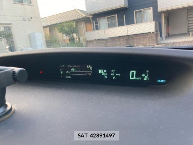 Toyota PRIUS 2014-05 8231364-16
