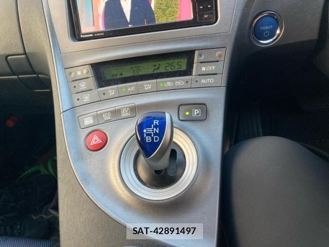 Toyota PRIUS 2014-05 8231364-19