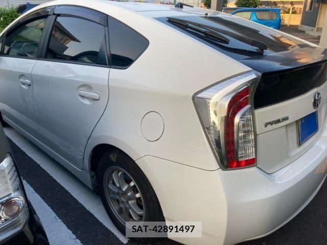 Toyota PRIUS 2014-05 8231364-3