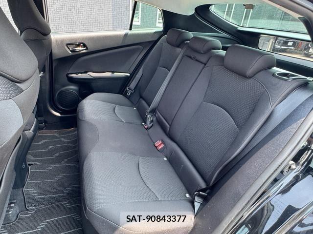 Toyota PRIUS 2021-06 8231331-11