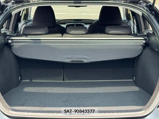 Toyota PRIUS 2021-06 8231331-13