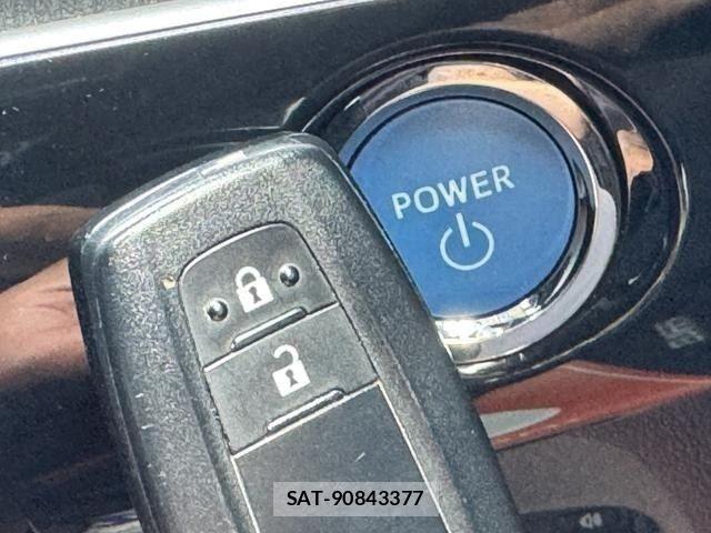 Toyota PRIUS 2021-06 8231331-17