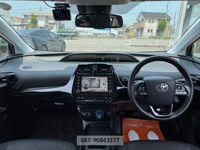 Toyota PRIUS 2021-06 8231331-1