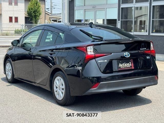 Toyota PRIUS 2021-06 8231331-3
