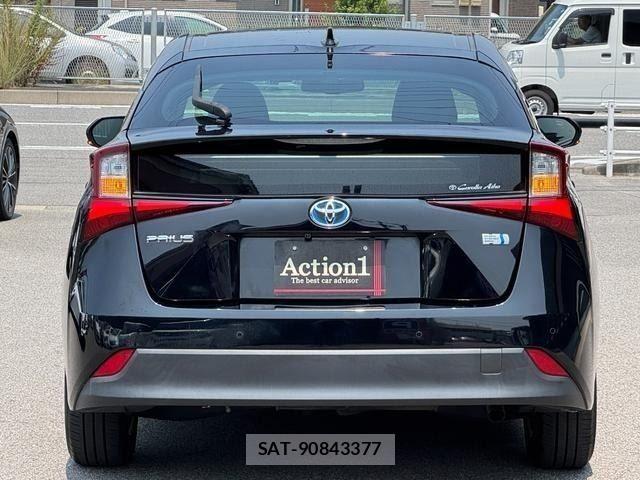 Toyota PRIUS 2021-06 8231331-4
