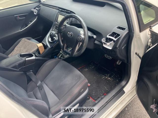 Toyota PRIUS 2016-03 8231353-9