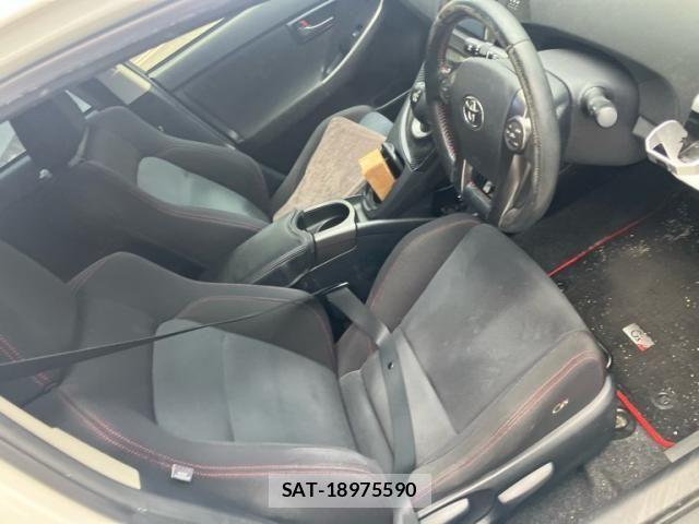 Toyota PRIUS 2016-03 8231353-10
