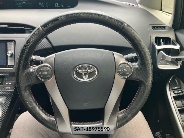 Toyota PRIUS 2016-03 8231353-13