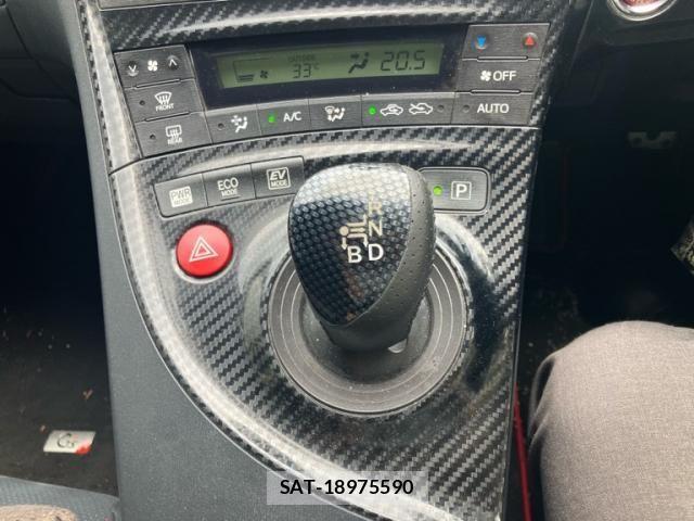 Toyota PRIUS 2016-03 8231353-17