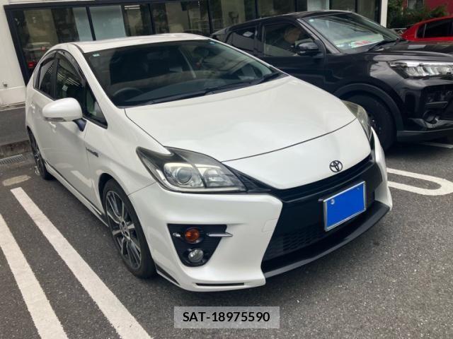 Toyota PRIUS 2016-03 8231353-1