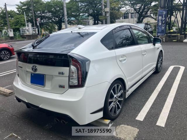Toyota PRIUS 2016-03 8231353-2
