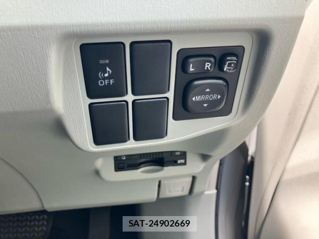 Toyota PRIUS 2012-07 8231358-13
