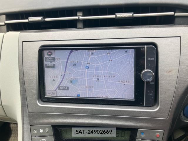 Toyota PRIUS 2012-07 8231358-16