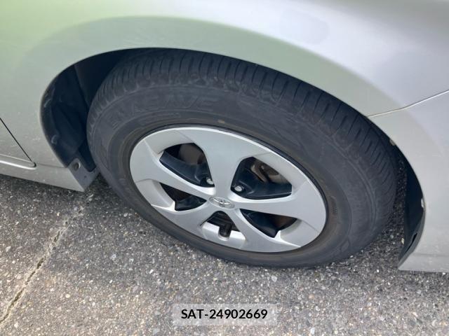 Toyota PRIUS 2012-07 8231358-4