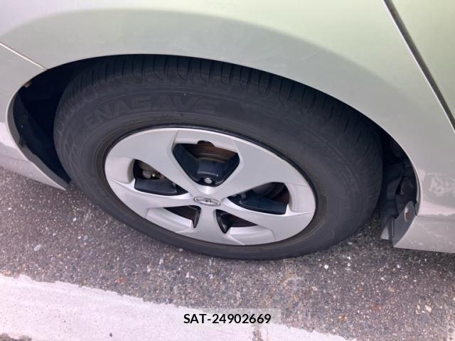 Toyota PRIUS 2012-07 8231358-5