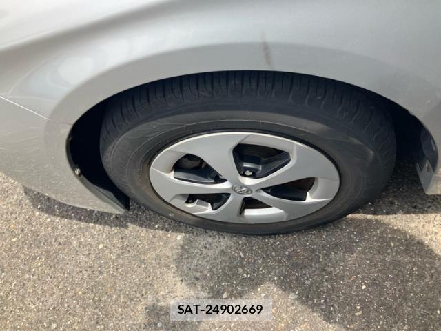 Toyota PRIUS 2012-07 8231358-7