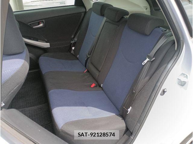 Toyota PRIUS 2014-03 8231348-10